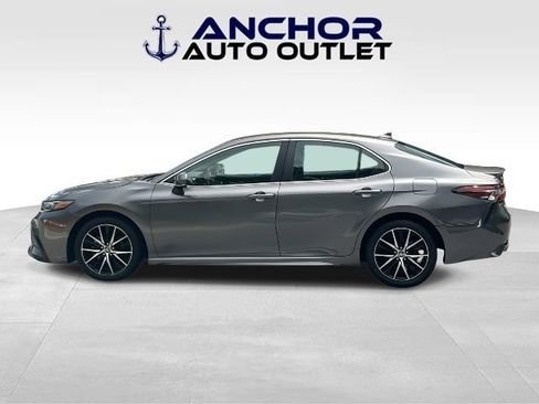 Used 2023 Toyota Camry SE FWD image 5