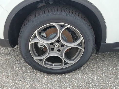 New 2025 Alfa Romeo Stelvio Sprint image 5