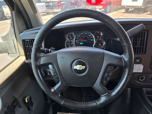 Used 2020 Chevrolet Express 3500 w/ Driver Convenience Package RWD image 19
