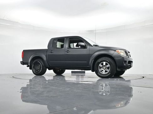 Used 2013 Nissan Frontier PRO-4X image 31