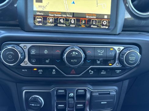 Used 2022 Jeep Wrangler Unlimited Rubicon image 9