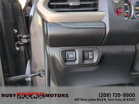 Used 2017 GMC Acadia Denali image 14