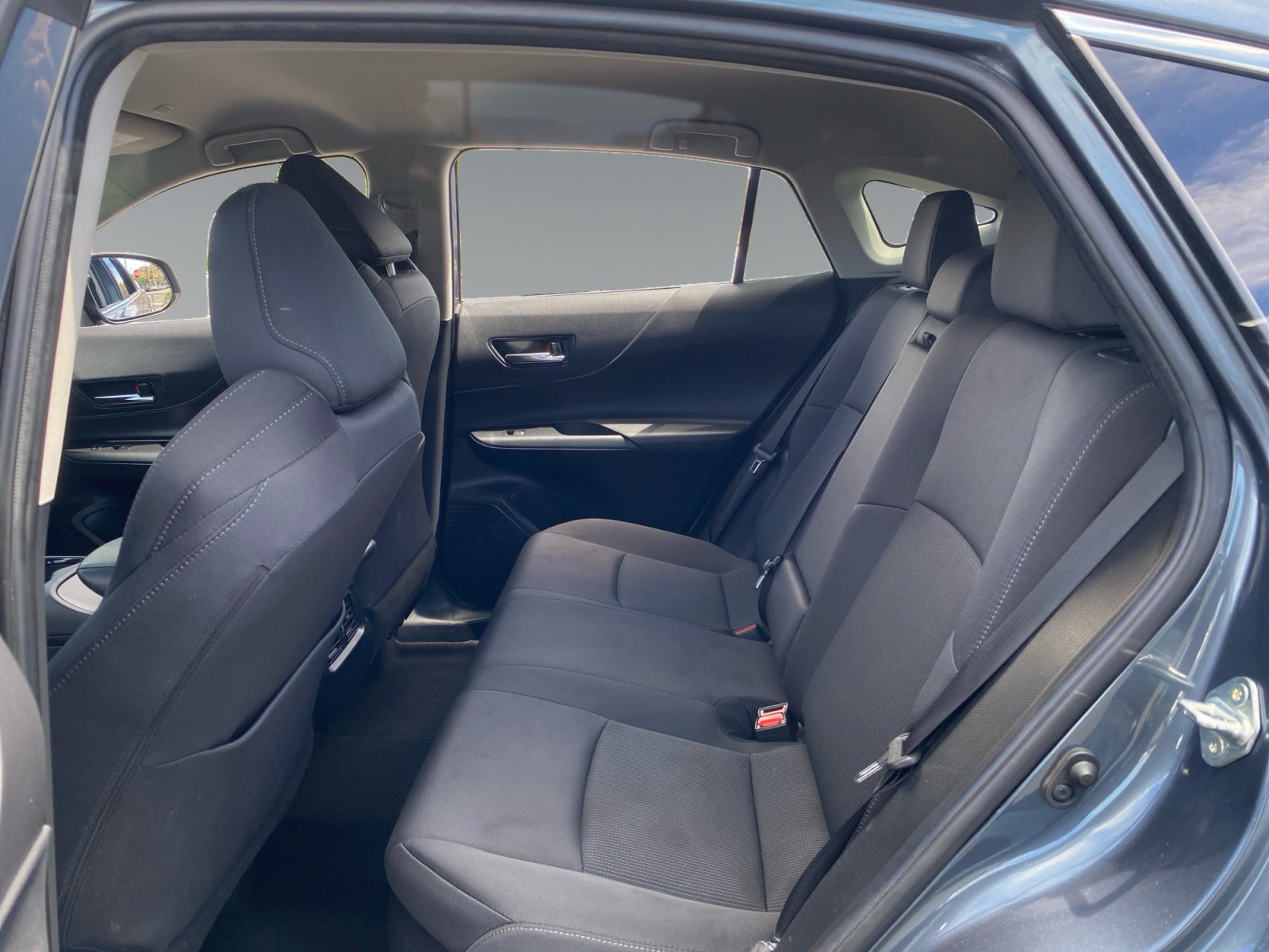 Used 2024 Toyota Venza LE AWD/4WD image 13
