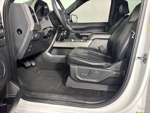Used 2019 Ford Expedition Max XLT w/ Equipment Group 201A AWD/4WD image 2