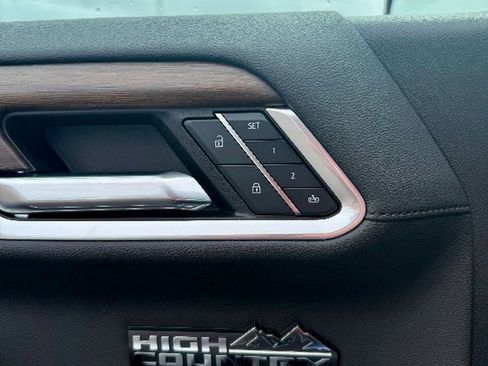 Used 2024 Chevrolet Silverado 1500 High Country w/ Technology Package image 24