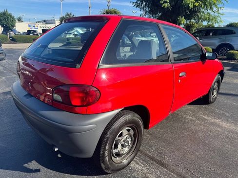 Used 1997 Geo Metro Hatchback FWD image 4
