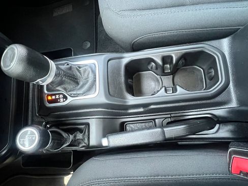 Used 2020 Jeep Wrangler Unlimited Sport S AWD/4WD image 27