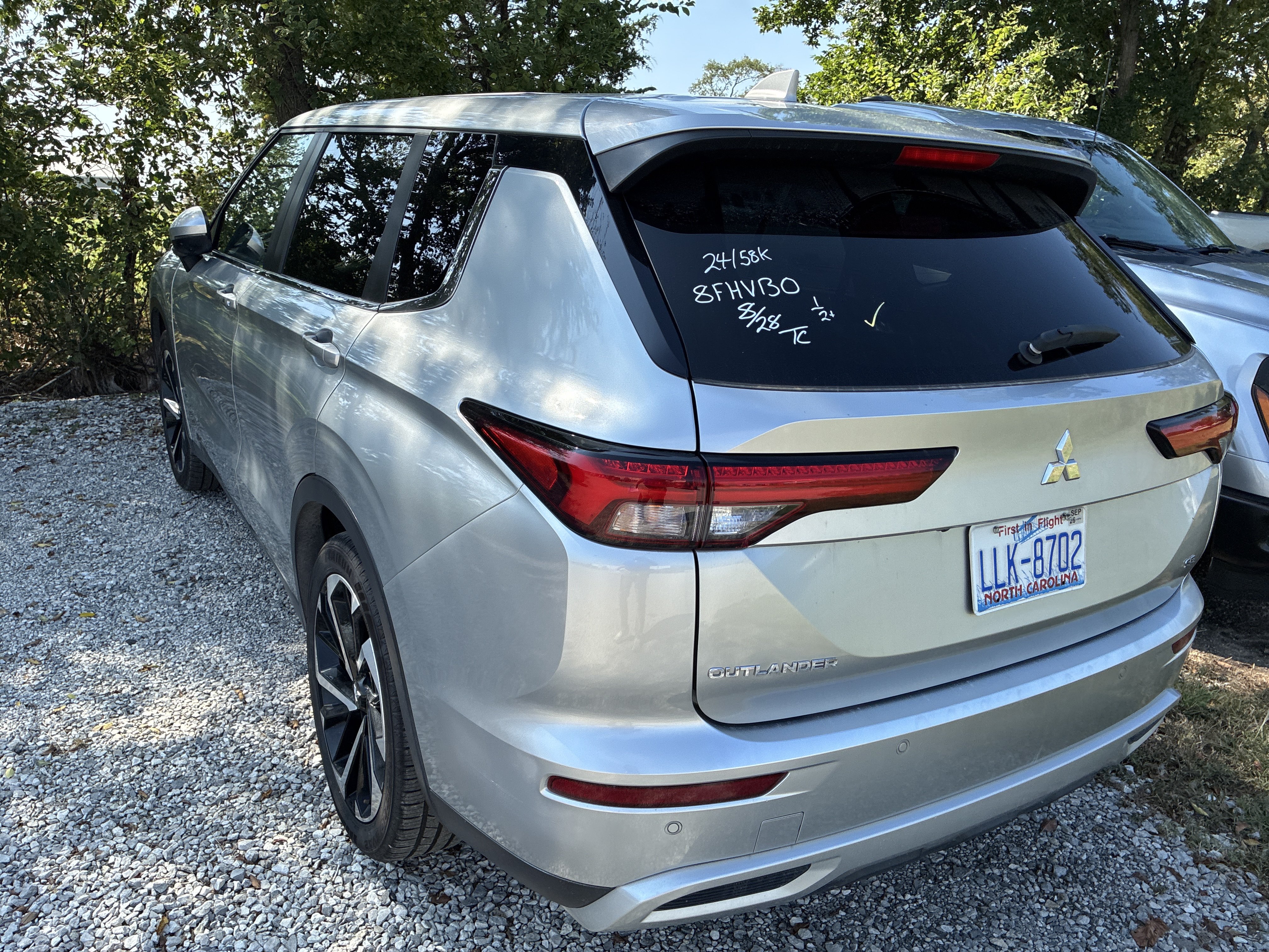 Used 2024 Mitsubishi Outlander SE AWD/4WD image 4