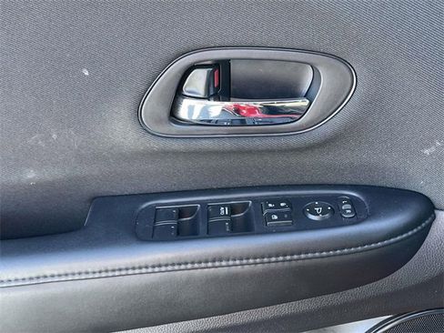 Used 2022 Honda HR-V Sport image 15