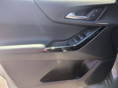 Used 2026 Chevrolet Equinox LT FWD image 12