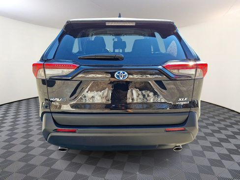 Used 2024 Toyota RAV4 XLE AWD/4WD image 5