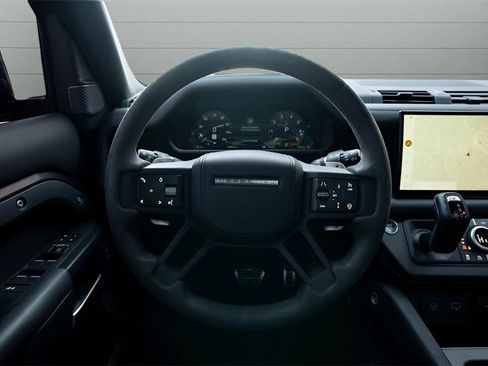 Used 2023 Land Rover Defender 110 V8 image 22