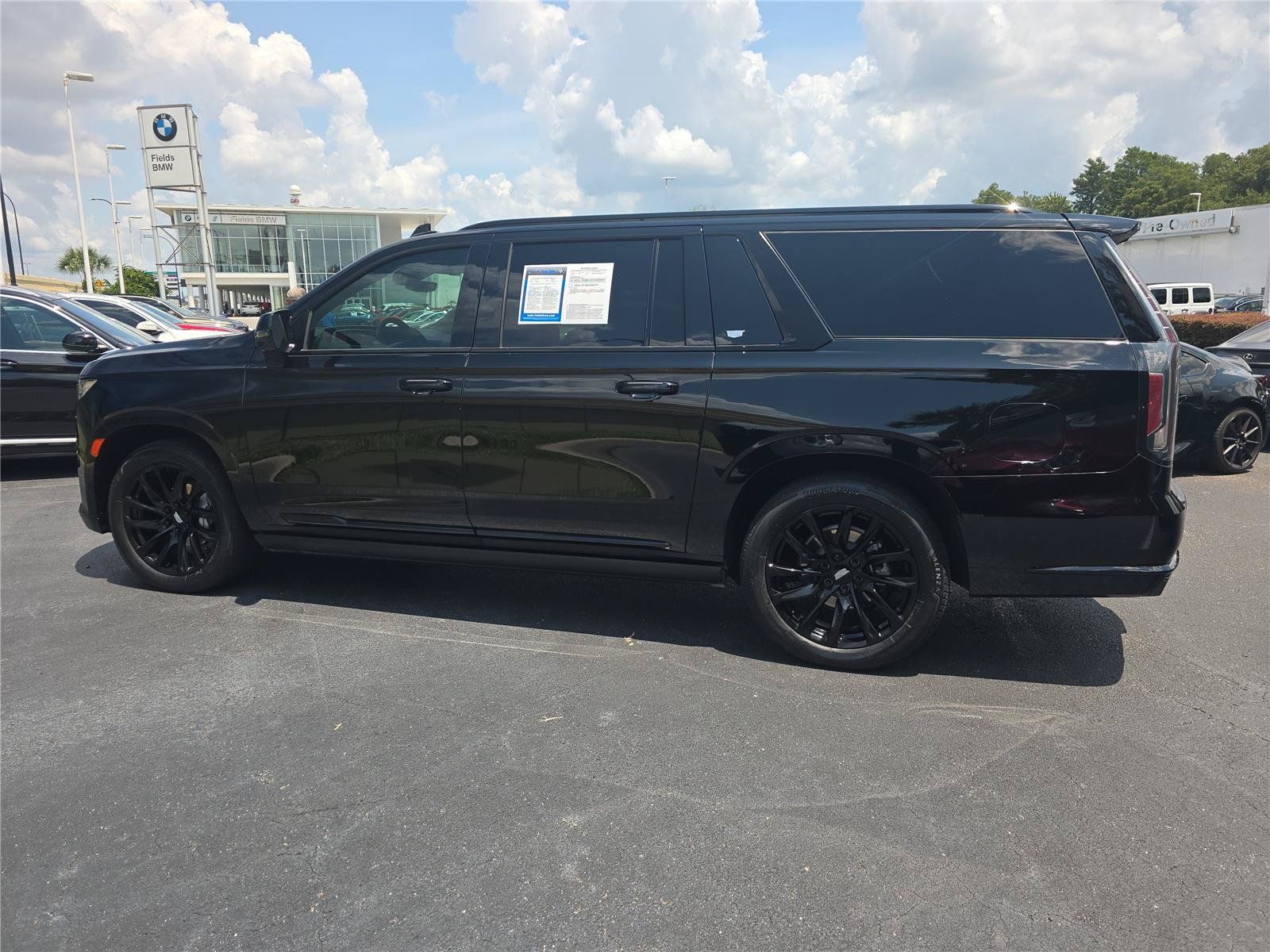Used 2024 Cadillac Escalade ESV Sport w/ LPO, ONYX Package AWD/4WD image 4