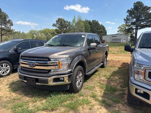 Used 2018 Ford F150 Lariat w/ Equipment Group 501A Mid image 9