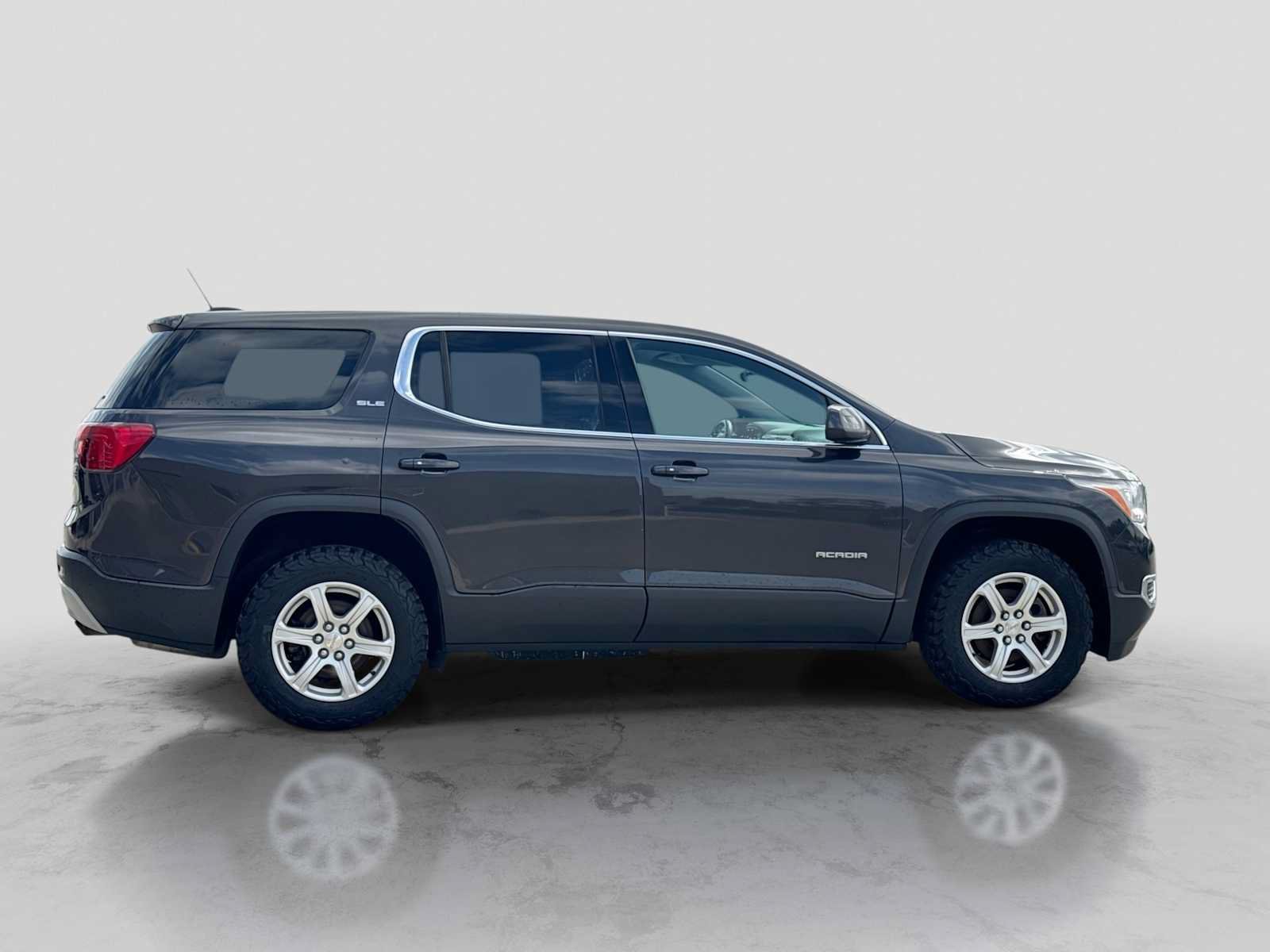 Used 2017 GMC Acadia SLE FWD image 7