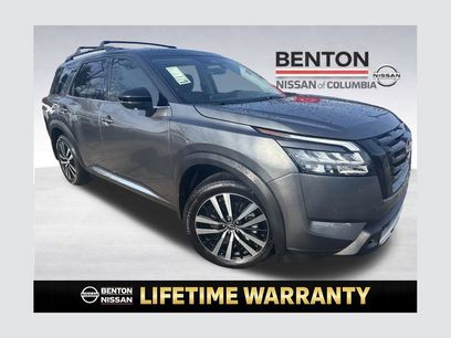 Certified 2025 Nissan Pathfinder Platinum w/ Black Appearance Package