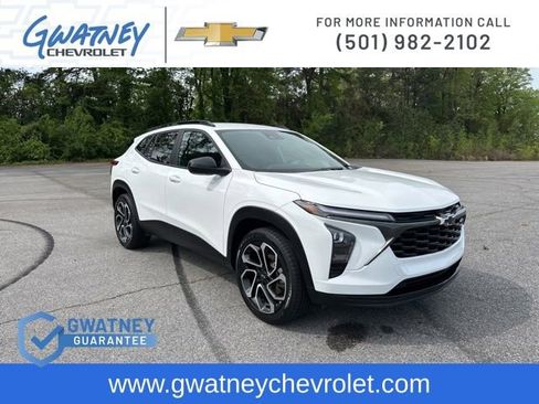 Used 2024 Chevrolet Trax RS w/ Driver Confidence Package image 3