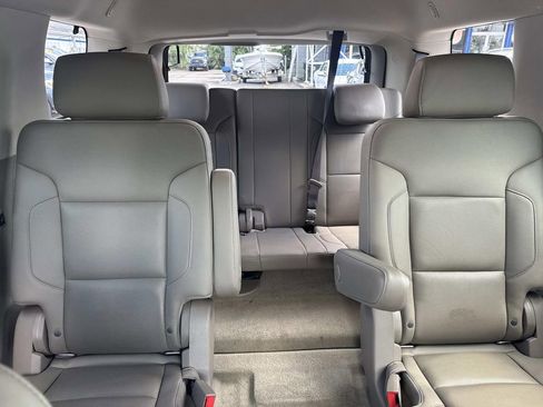 Used 2018 Chevrolet Tahoe Premier RWD image 11