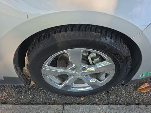 Used 2013 Chevrolet Volt Premium w/ Premium Trim Package FWD image 19