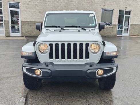Used 2019 Jeep Wrangler Unlimited Sahara AWD/4WD image 2