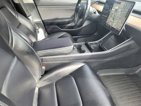Used 2019 Tesla Model 3 Mid Range image 22