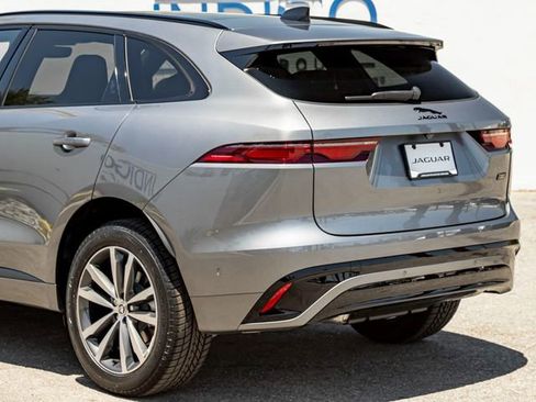 New 2026 Jaguar F-PACE R-Dynamic S image 10