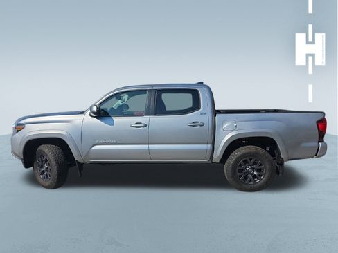 Used 2023 Toyota Tacoma SR5 w/ Technology Package image 2