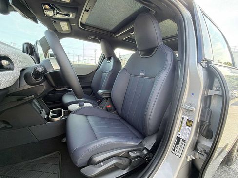 Used 2025 MINI Cooper S FWD image 19