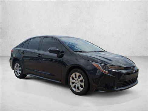 Certified 2023 Toyota Corolla LE FWD image 3
