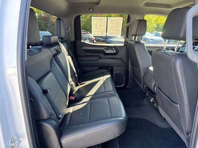Used 2025 GMC Sierra 1500 SLT AWD/4WD image 35