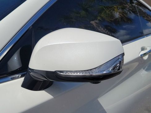 Used 2019 INFINITI Q60 3.0t Luxe w/ Essential Package RWD image 6