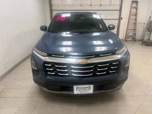 Used 2025 Chevrolet Equinox LT FWD image 11