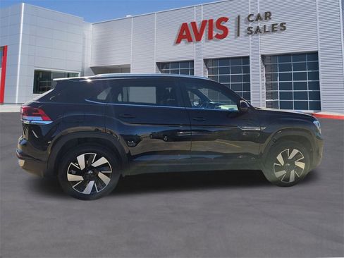 Used 2025 Volkswagen Atlas Cross Sport SE image 7