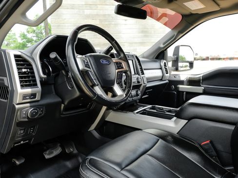 Used 2021 Ford F250 Lariat AWD/4WD image 3