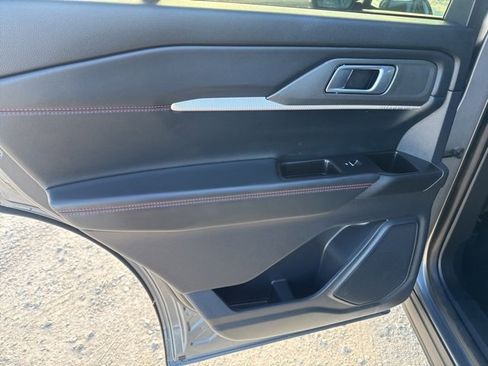 Used 2025 Ford Explorer ST-Line w/ ST-Line Street Pack image 29