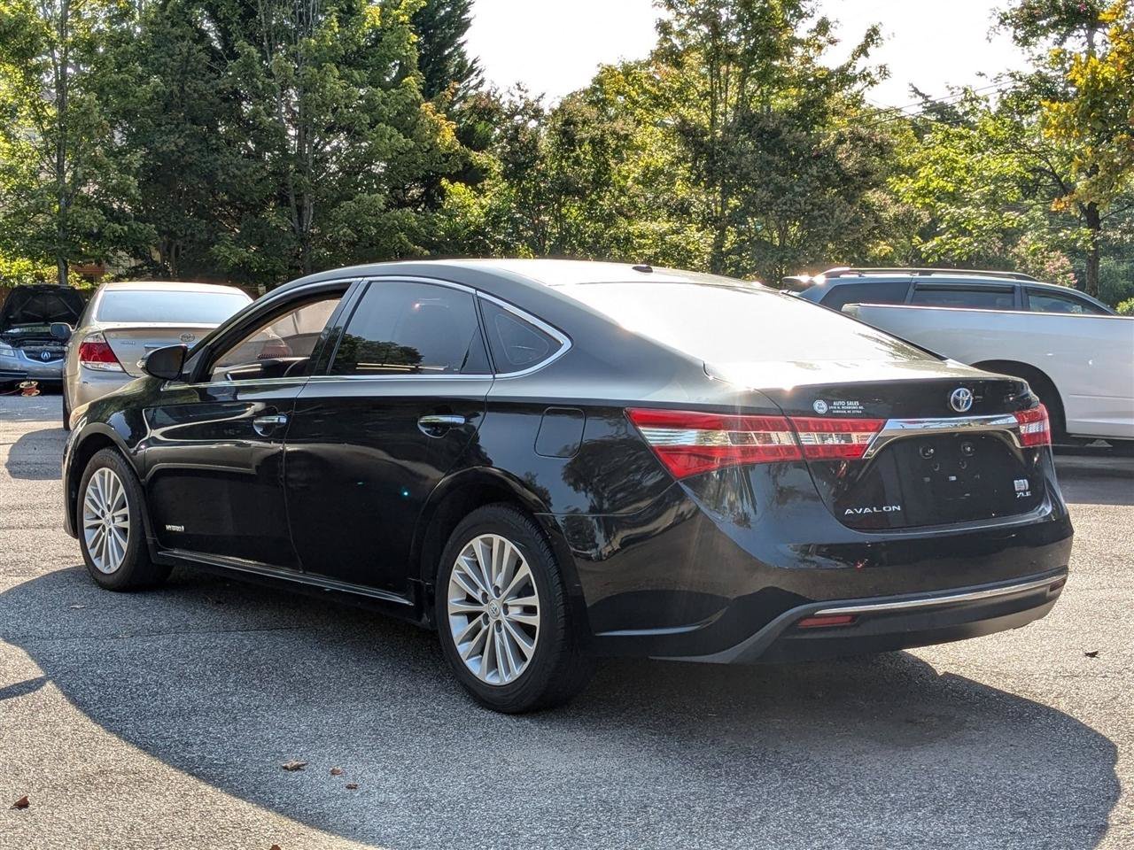 Used 2013 Toyota Avalon XLE Touring FWD image 6