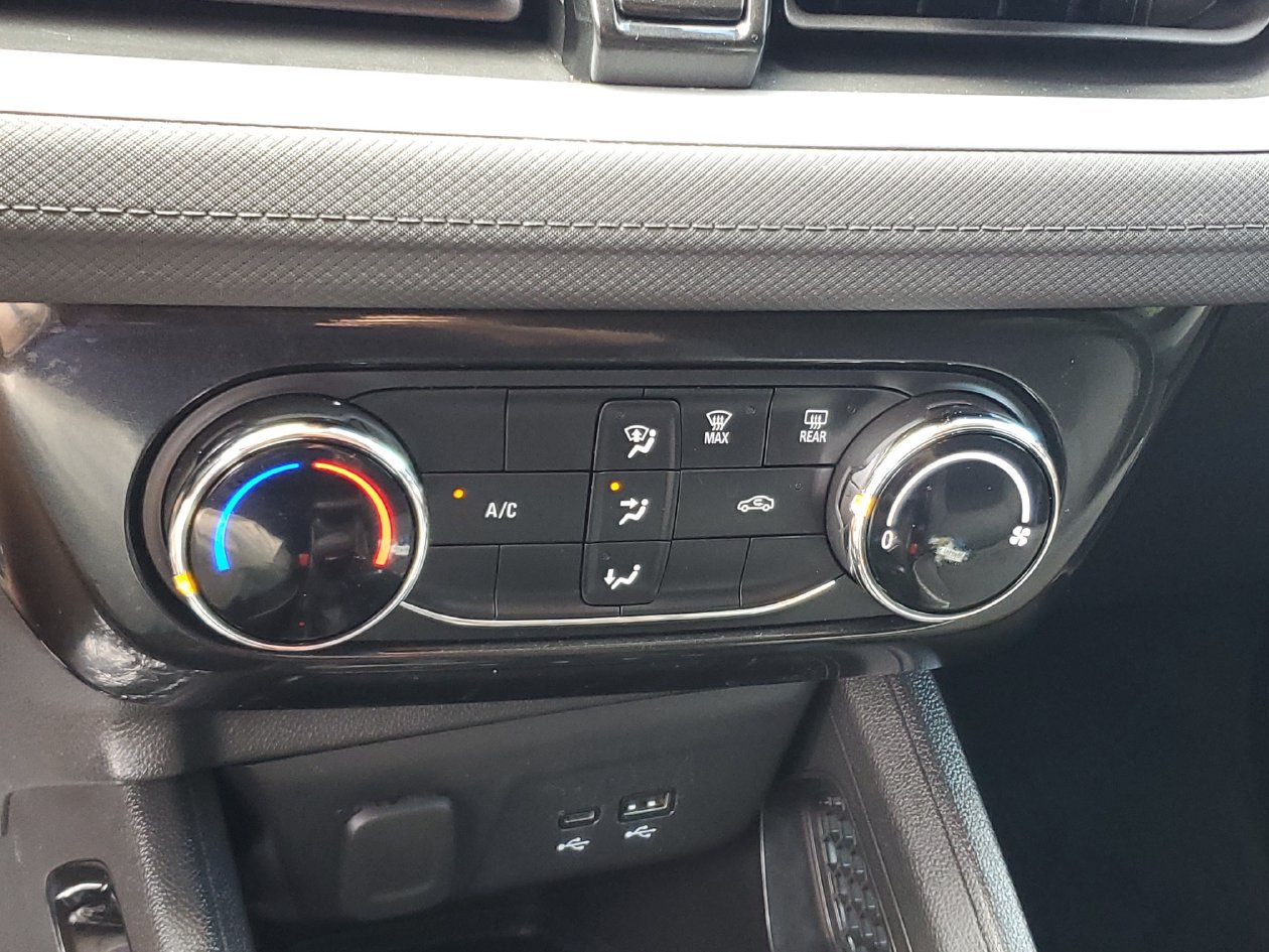 Used 2025 Chevrolet TrailBlazer LT AWD/4WD image 21