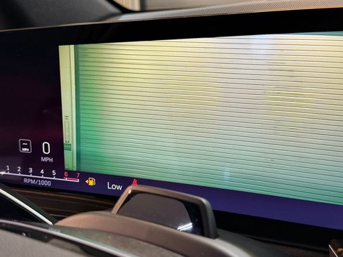 Used 2025 Cadillac Escalade ESV Luxury RWD image 28