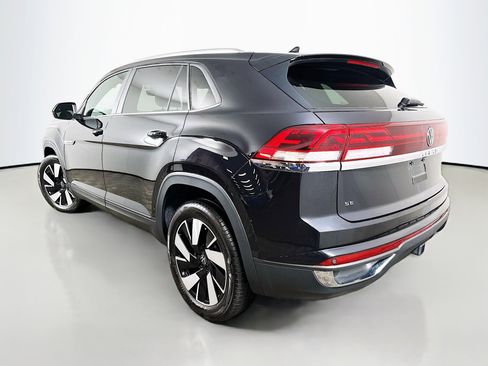 Used 2024 Volkswagen Atlas Cross Sport SE image 5