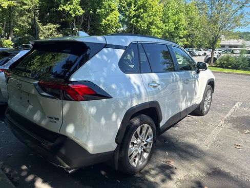 Used 2019 Toyota RAV4 Limited w/ Advanced Technology Package AWD/4WD image 6