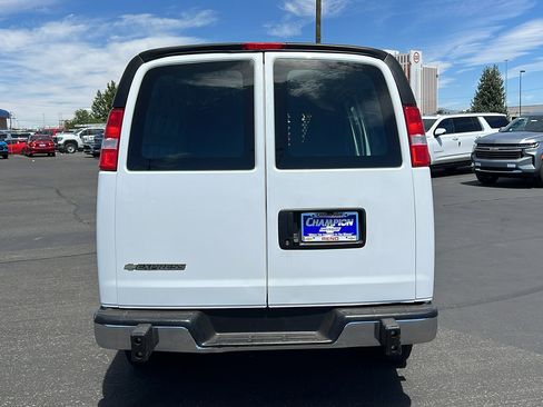 Certified 2022 Chevrolet Express 2500 w/ Driver Convenience Package image 6