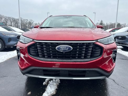 Used 2023 Ford Escape Platinum image 3