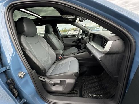 New 2026 Volkswagen Tiguan SE R-Line FWD image 27