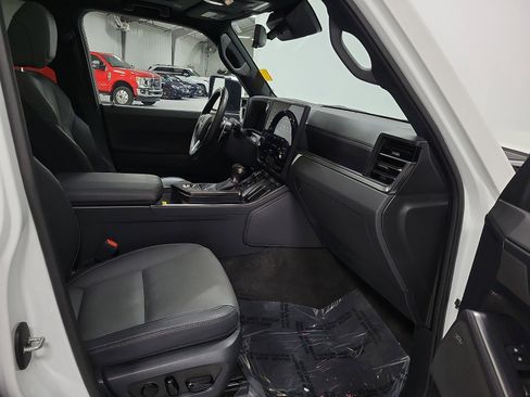 Used 2024 Lexus GX 550 w/ Cold Area Package image 15