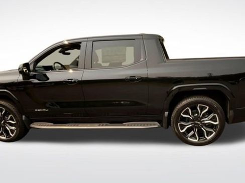 New 2025 GMC Sierra EV Denali image 7