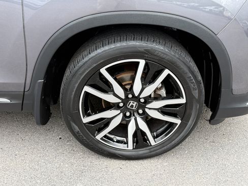 Used 2021 Honda Pilot Touring image 12