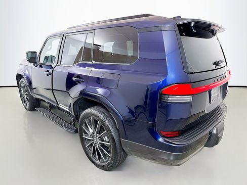 Used 2025 Lexus GX 550 w/ Accessory Package (2T) image 5