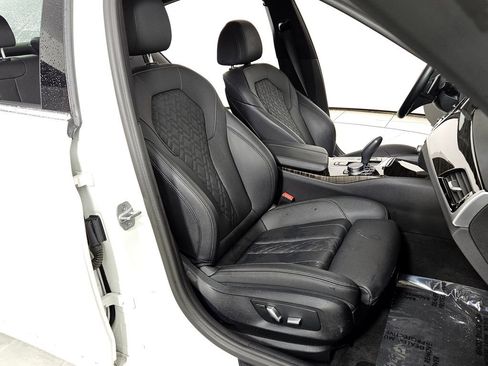 Used 2023 BMW 530e 530e iPerformance w/ Convenience Package image 19