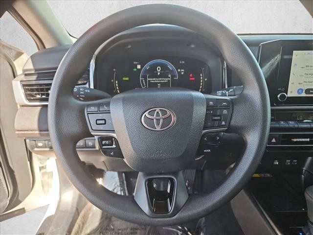 Used 2025 Toyota Camry LE FWD image 13