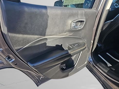 Used 2020 Jeep Compass Latitude image 30